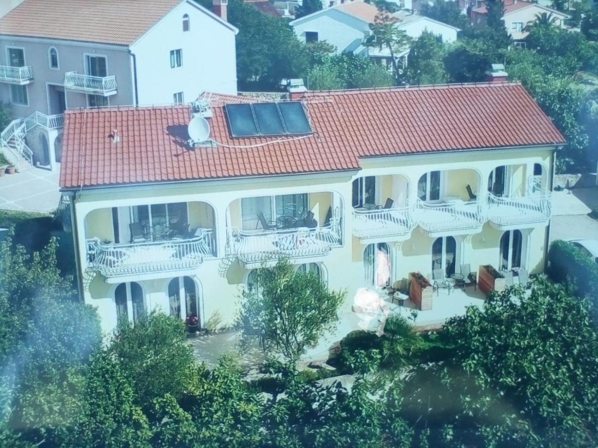 Ana Rooms Krk Town Esterno foto