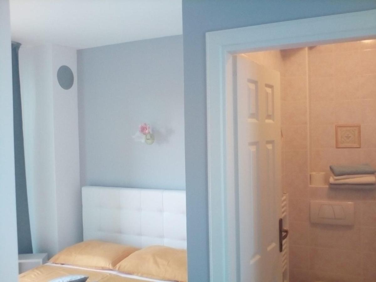 Ana Rooms Krk Town Esterno foto