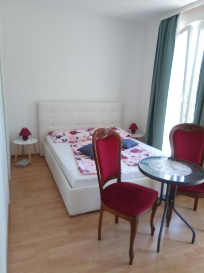 Ana Rooms Krk Town Esterno foto