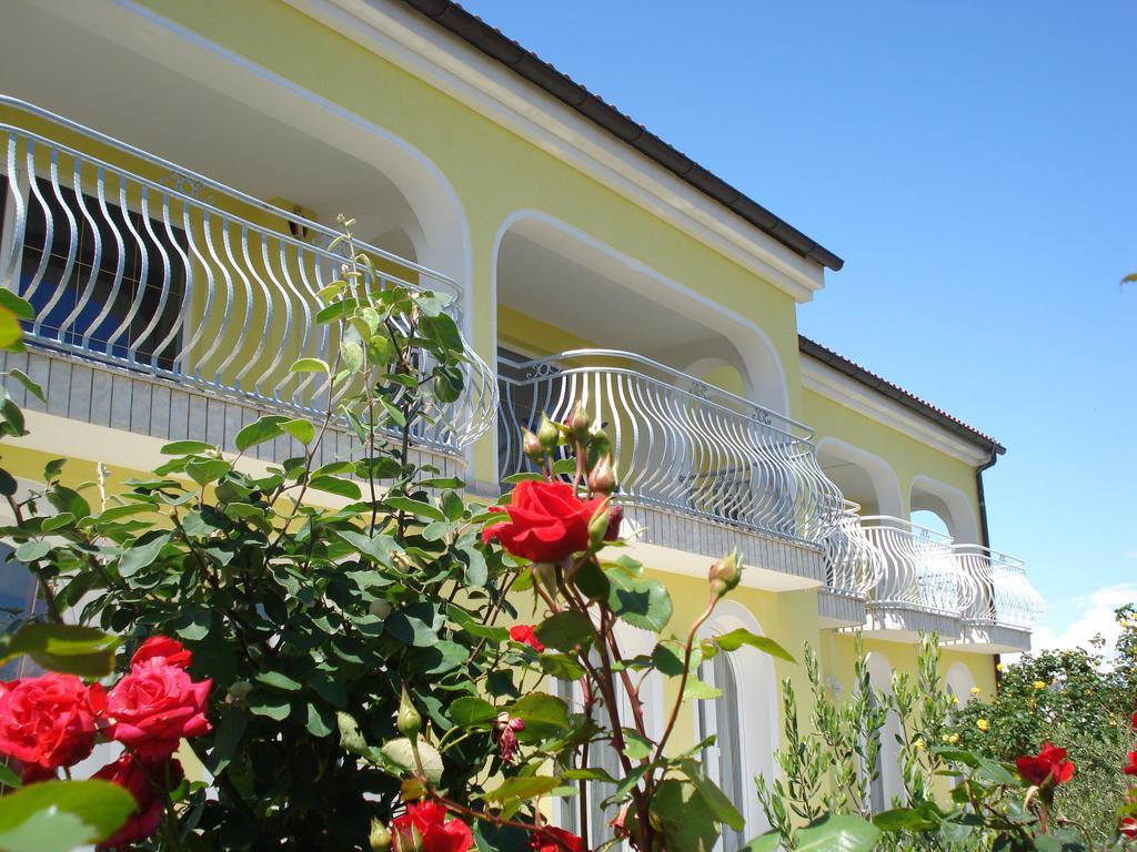 Ana Rooms Krk Town Esterno foto