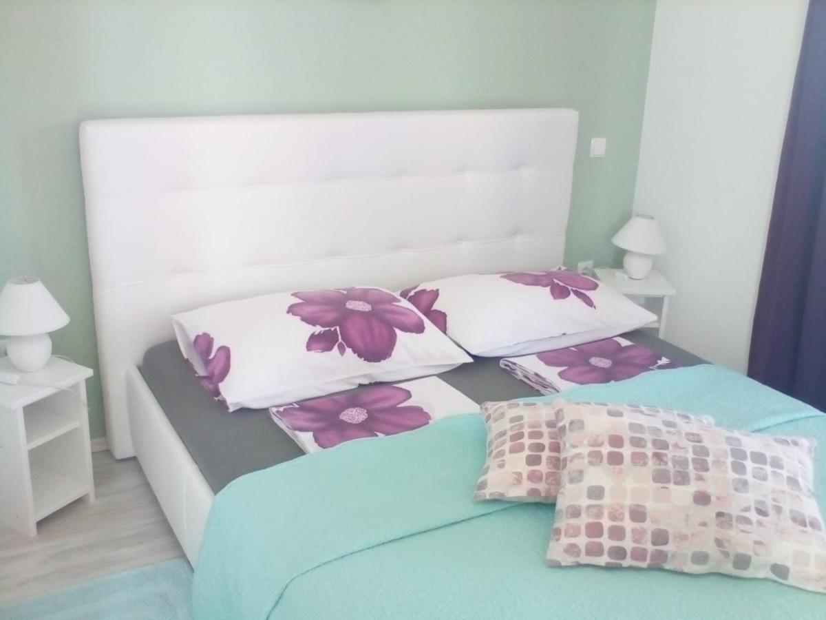 Ana Rooms Krk Town Esterno foto